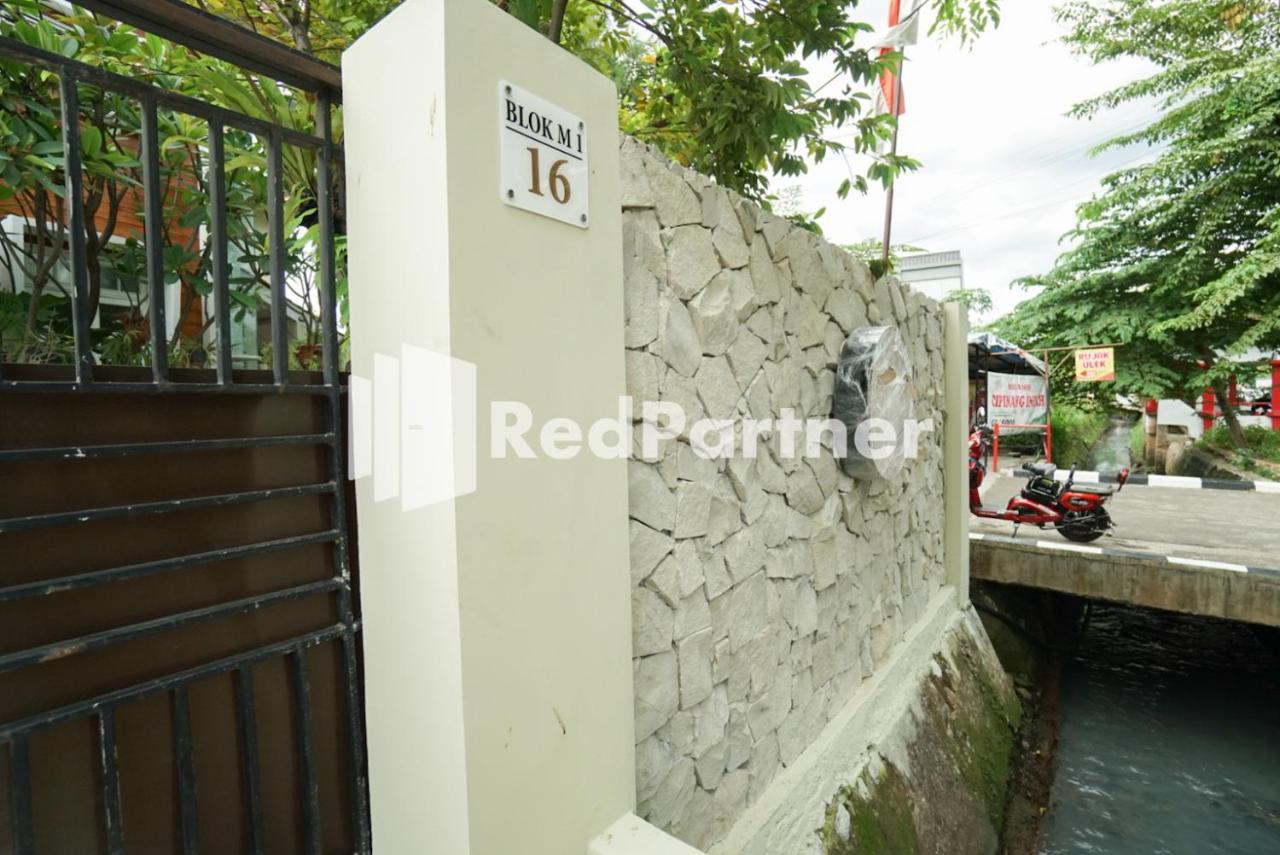 Fazza Syariah Mitra Reddoorz Hotel Jakarta Eksteriør billede