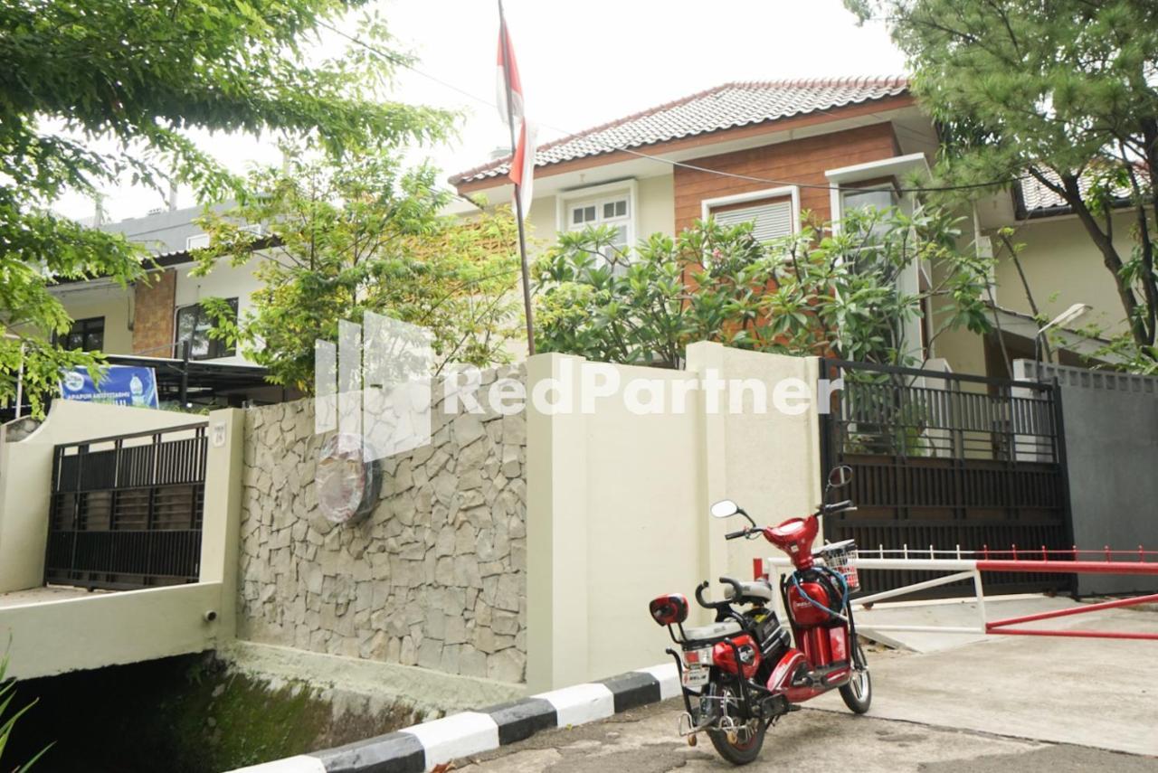 Fazza Syariah Mitra Reddoorz Hotel Jakarta Eksteriør billede